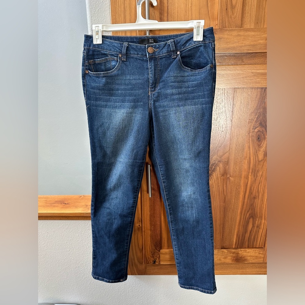 1822 Denim Women’s Skinny Jeans in Dark Blue